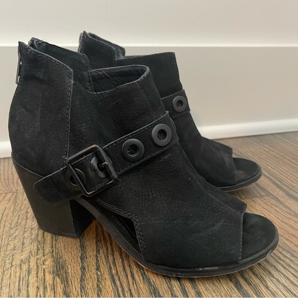 Kelsi Dagger black suede open toe heeled boots size 6 - Picture 1 of 8